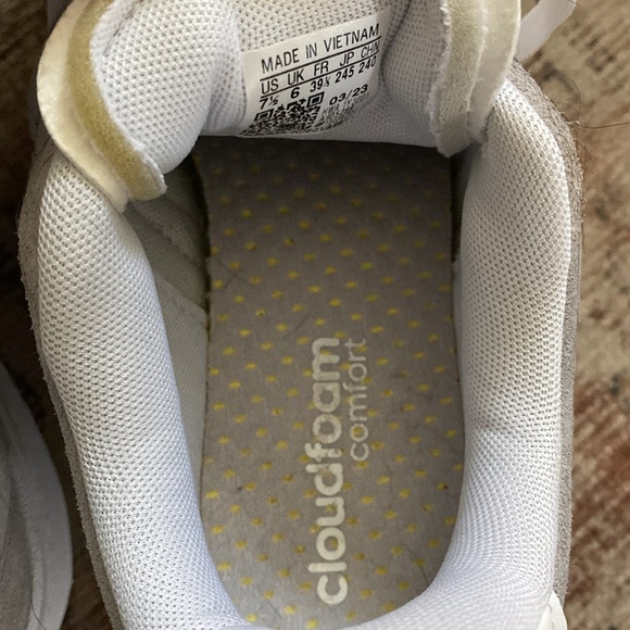 ADIDAS shoes - Picture 4 of 6